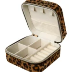 Miny Korut Ja Kellot^Korurasia Vetoketjulla