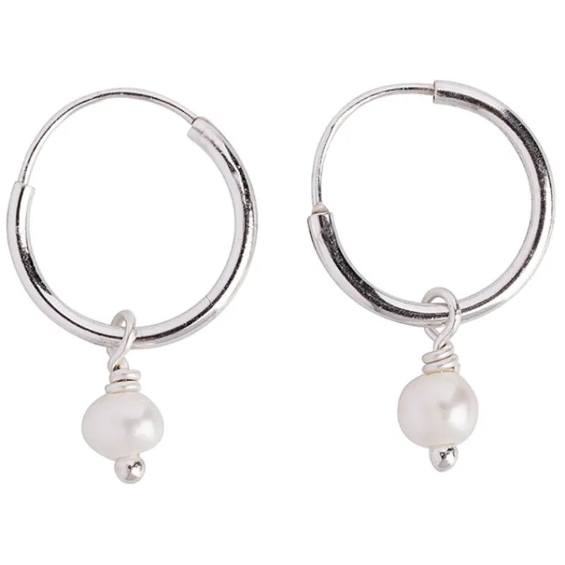 korvakorut-cailap-aito-helmiri-YyXoRwWs-0.webp Cailap Korut Ja Kellot^Korvakorut Aito Helmiriipus Hopea