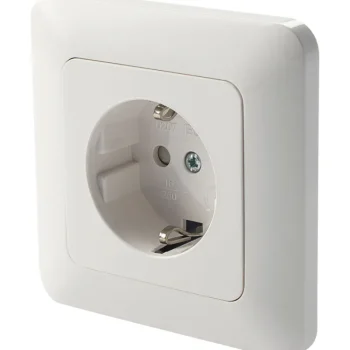 Egant Sähköasennustarvikkeet-Pistorasia 1-osainen